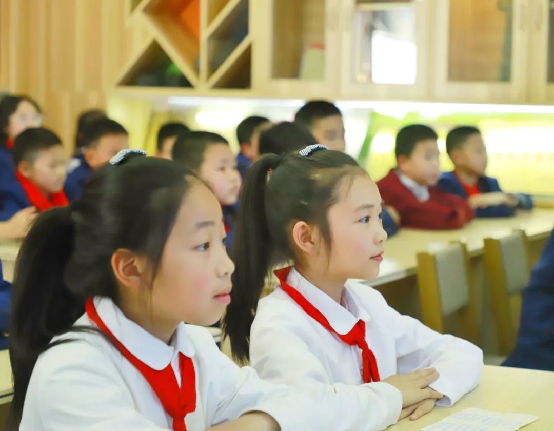 清明祭英烈警营朗诵,向英烈致敬清明诗歌朗诵小学生