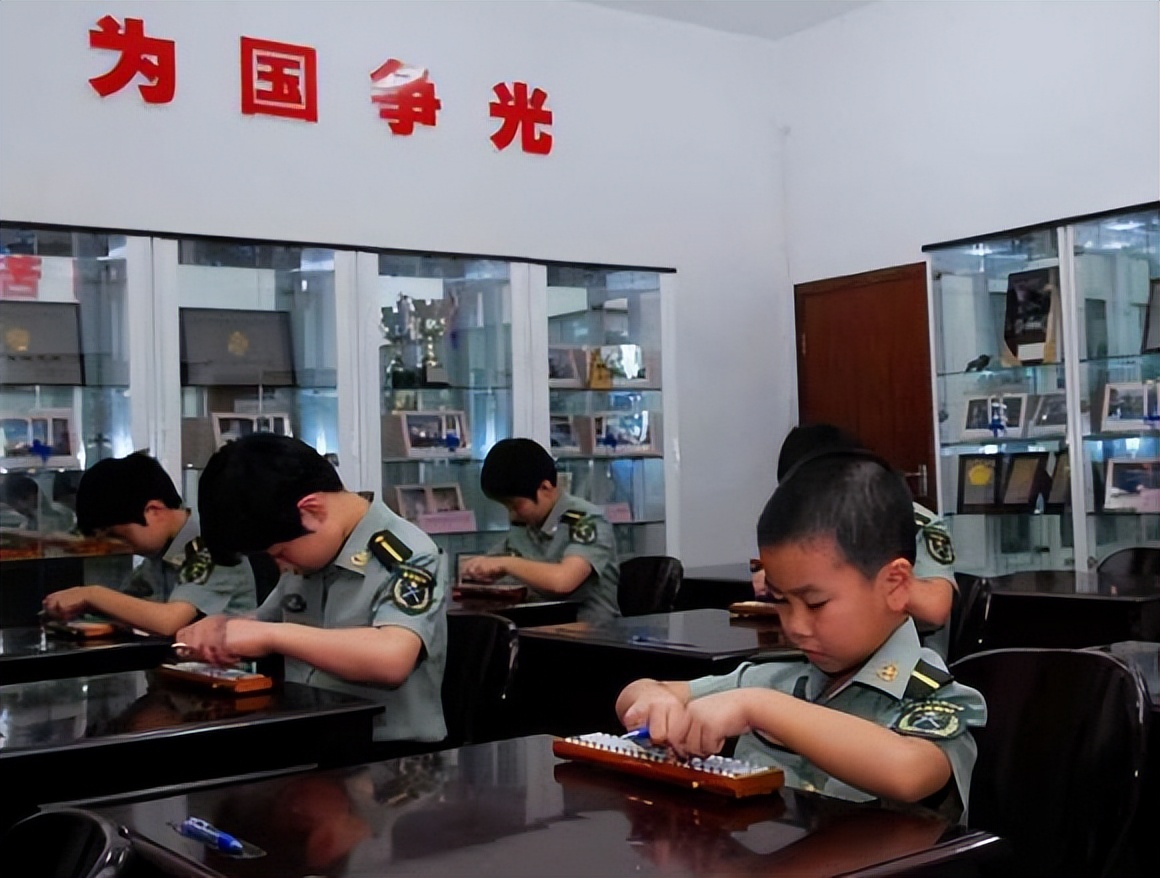 内蒙古6岁女孩破格入伍，国家承担全部费用，能力碾压敌方一个师