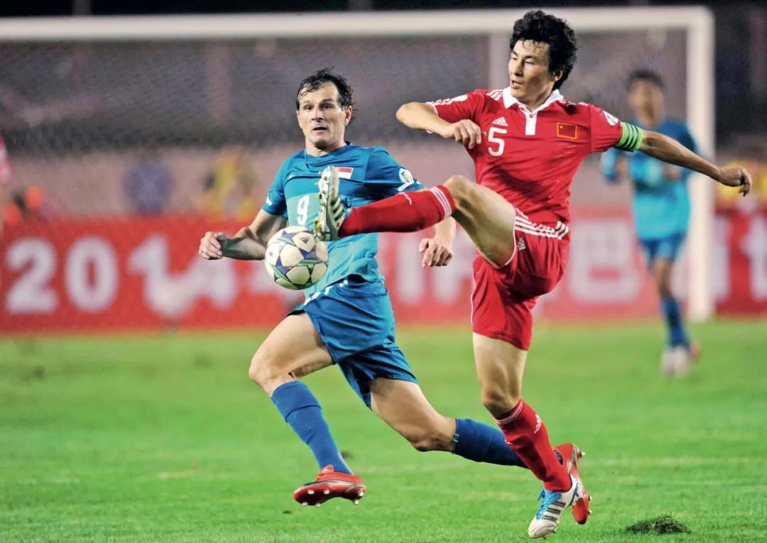 为什么国足的成绩总是那么稳定,国足需要什么样的成绩才不被骂