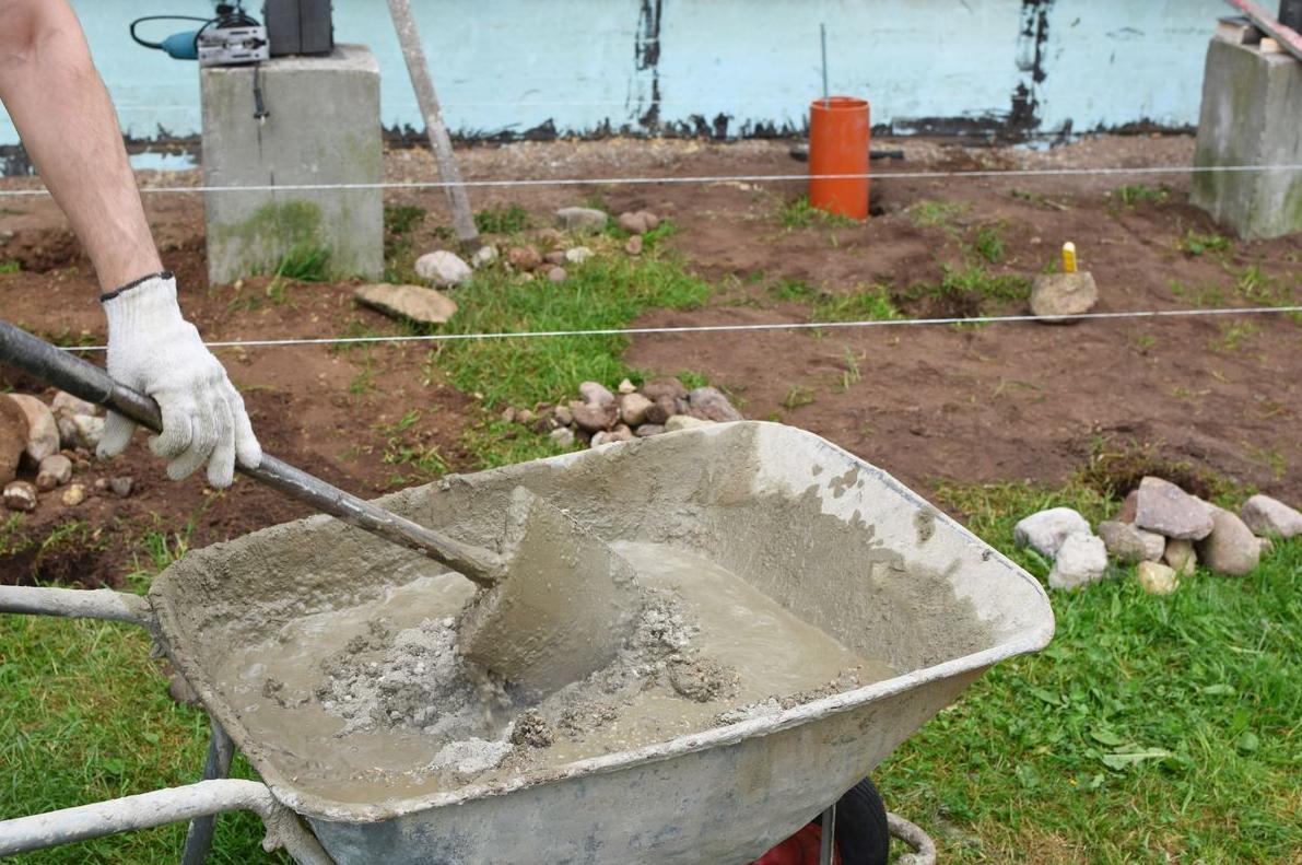 为什么工人要往水泥里加白糖,水泥加糖为什么会失去凝固作用