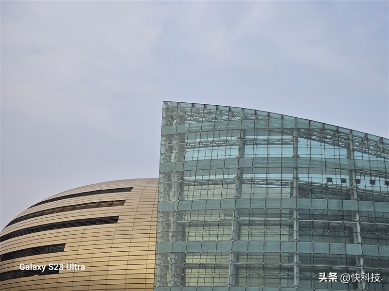 三星galaxys22超大杯,三星galaxys23ultra湖屿蓝评测