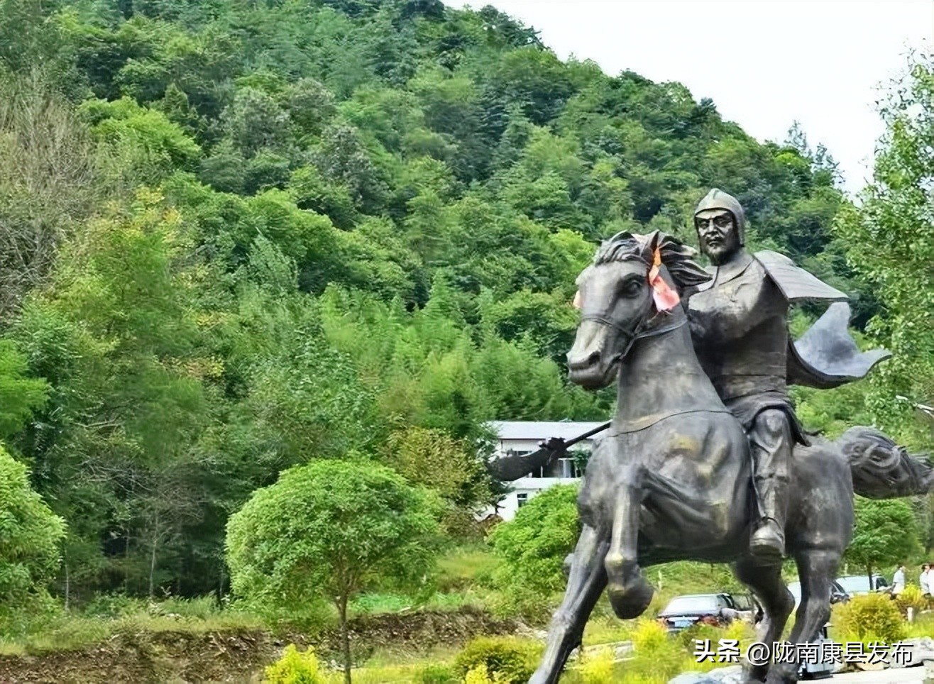浜斾竴搴峰吇鏃呮父,浜斾竴搴峰吇搴﹀亣鏀荤暐