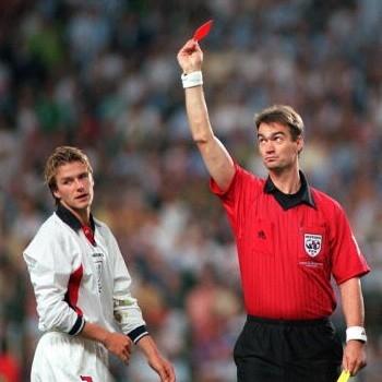 盘点足坛红牌名场面,盘点足坛三巨头搞笑场面