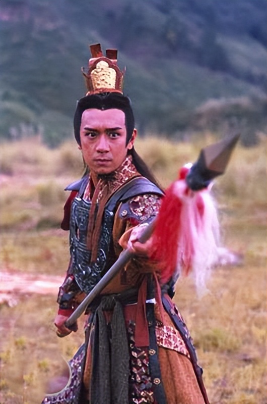 过气老戏骨窘况：农村走穴、直播捞金、情史混乱，晚节还值钱吗？