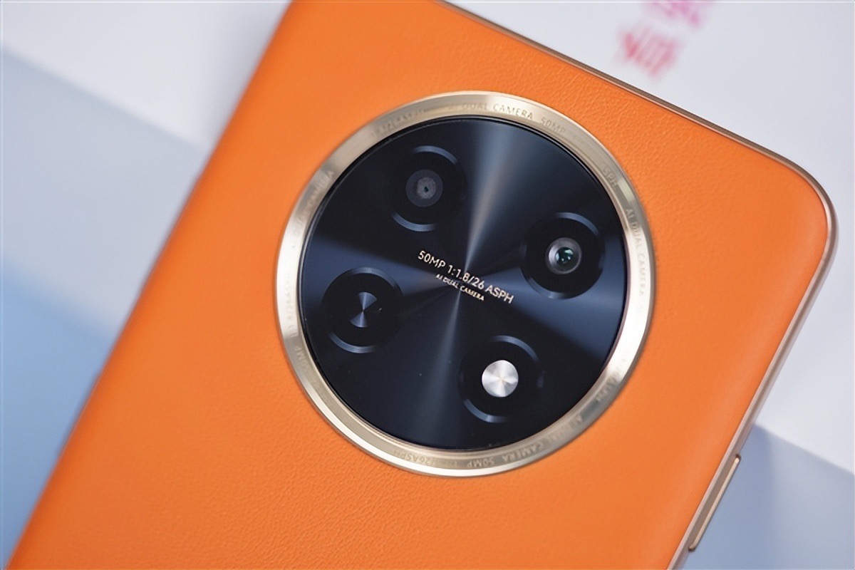 斩获续航榜第一，7000mAh+Harmony3.0，仅1799元