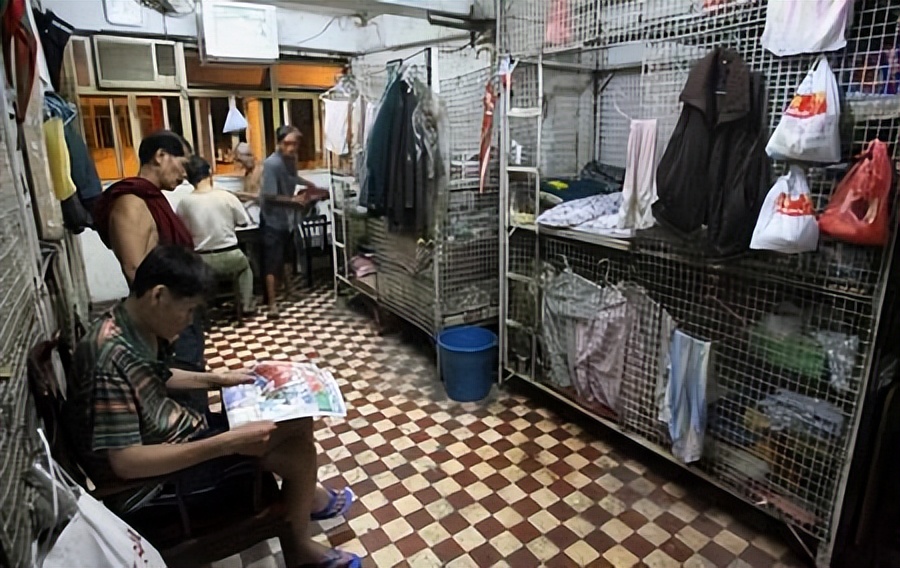 香港穷人住的房子叫劏房,香港有多少人住棺材房