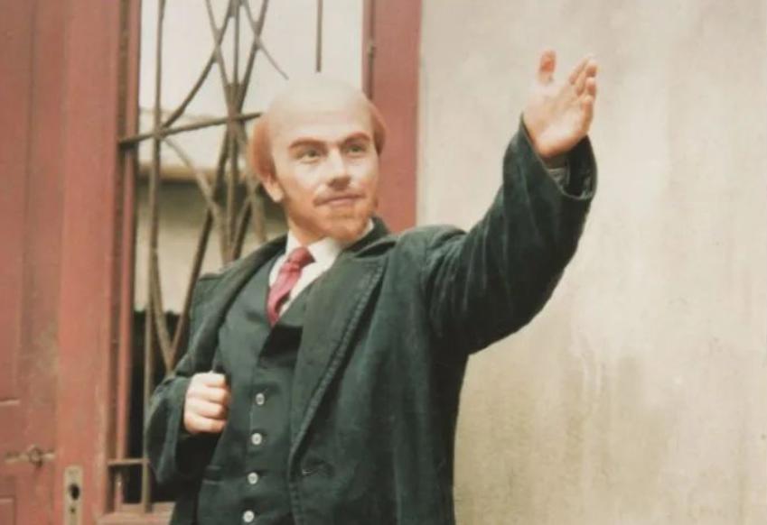 给美女换脸，年赚16亿！最会“耍大牌”中国男人，还在狂飙