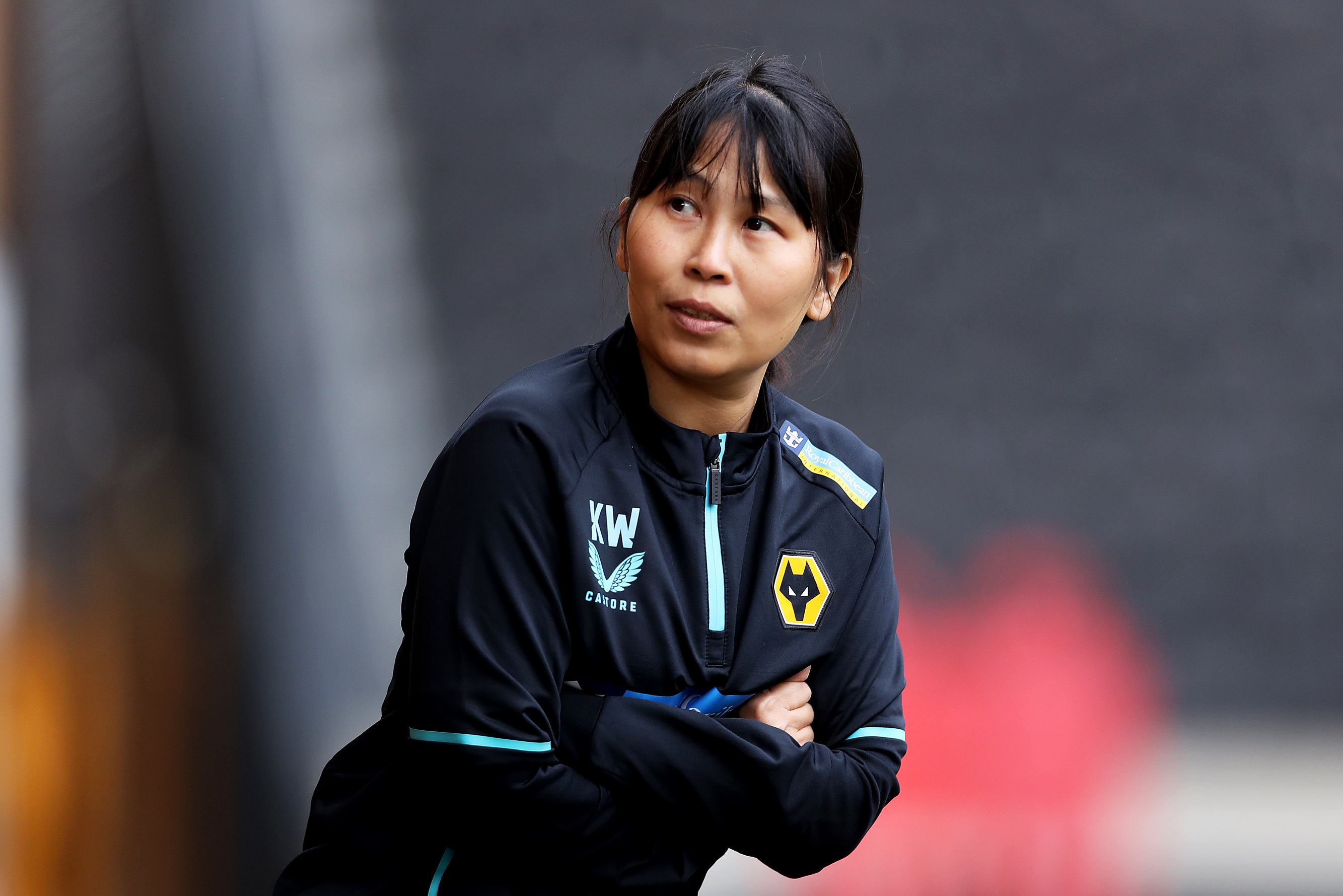 狼队女士,狼队的女教练是谁