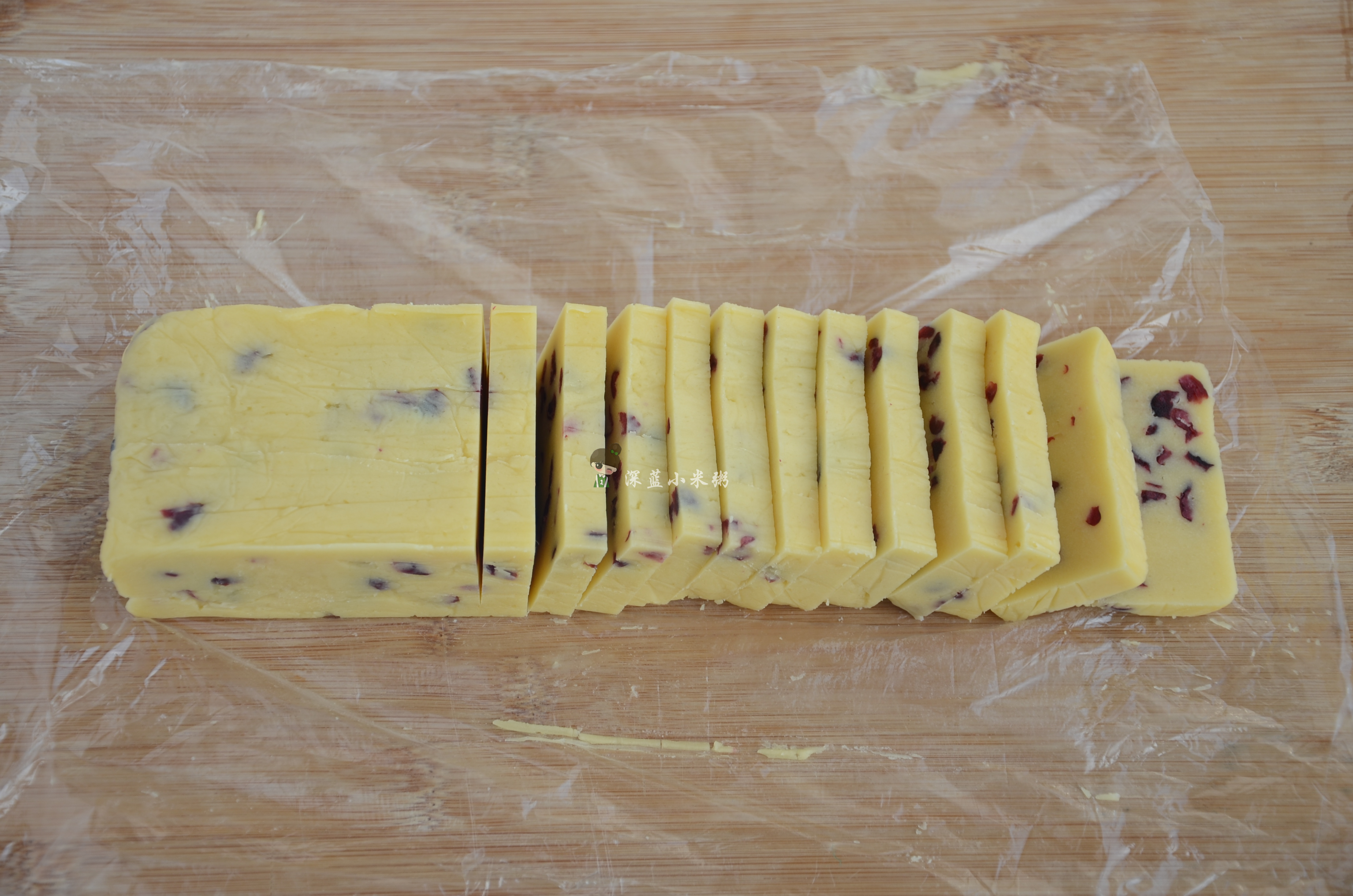 一学就会的蔓越莓曲奇饼干,酥脆简单的蔓越莓饼干