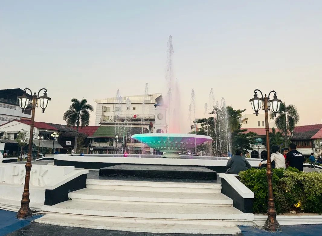 老挝首都万象相当于中国哪个城市,老挝的万象之城