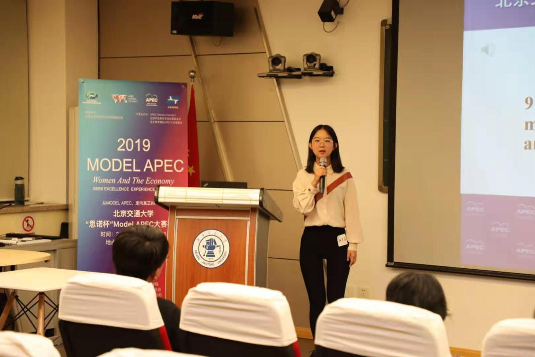 闪闪发光的勋章,闪闪发光的荣誉证书