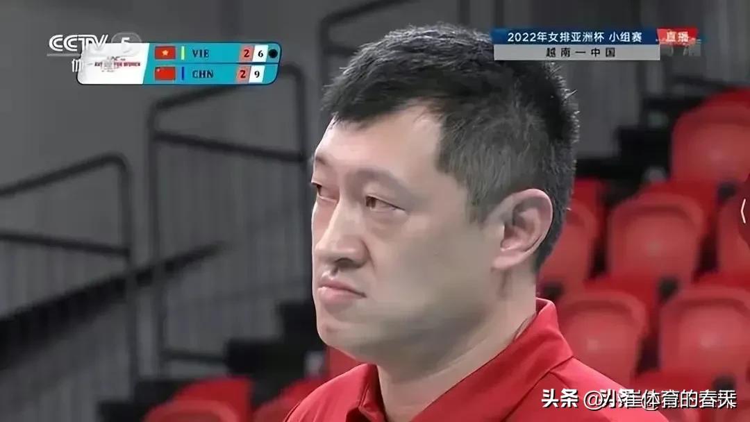中国女排二队主帅匡琦丰富表情共欣赏
