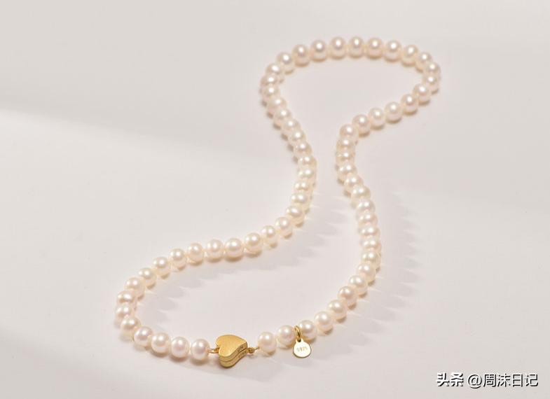 一生一条珍珠项链年轻时髦,女人一生必须要有条珍珠项链