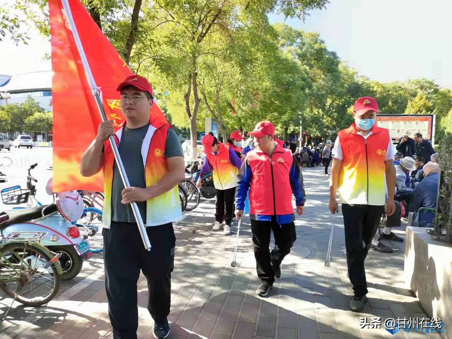 志愿红点亮城市文明之光,志愿红温暖居民心