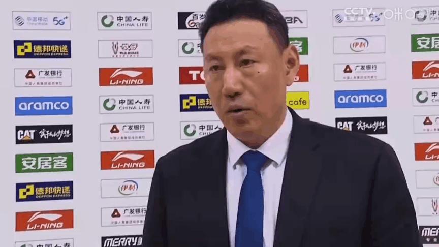 恶心至极！江苏14秒连犯3次失误，篮球也该像足球那样来次狂飙！