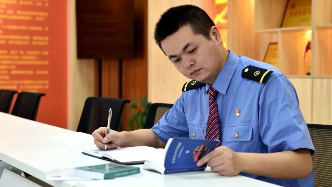 怎么才能成为火车司机,成为火车司机分几步