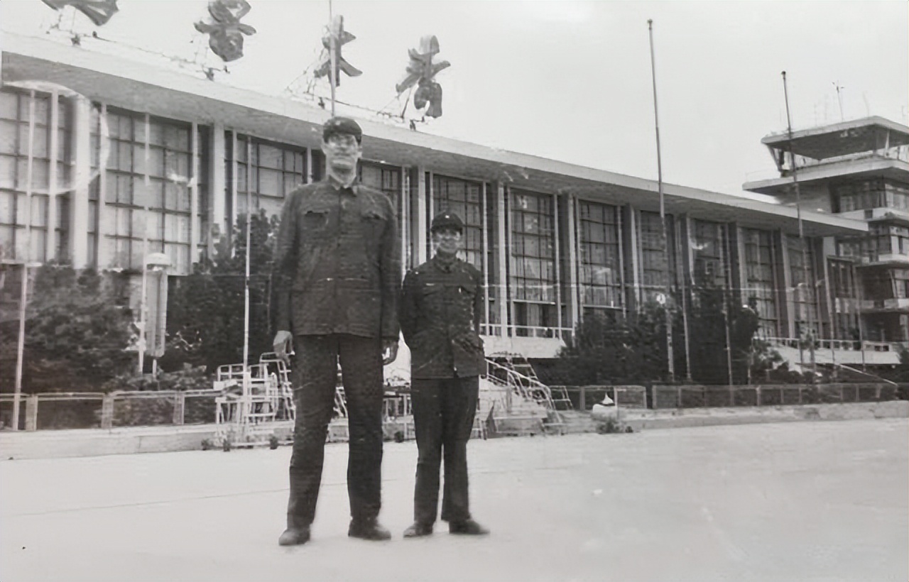 穆铁柱时期的男篮名单,篮球巨人穆铁柱身高