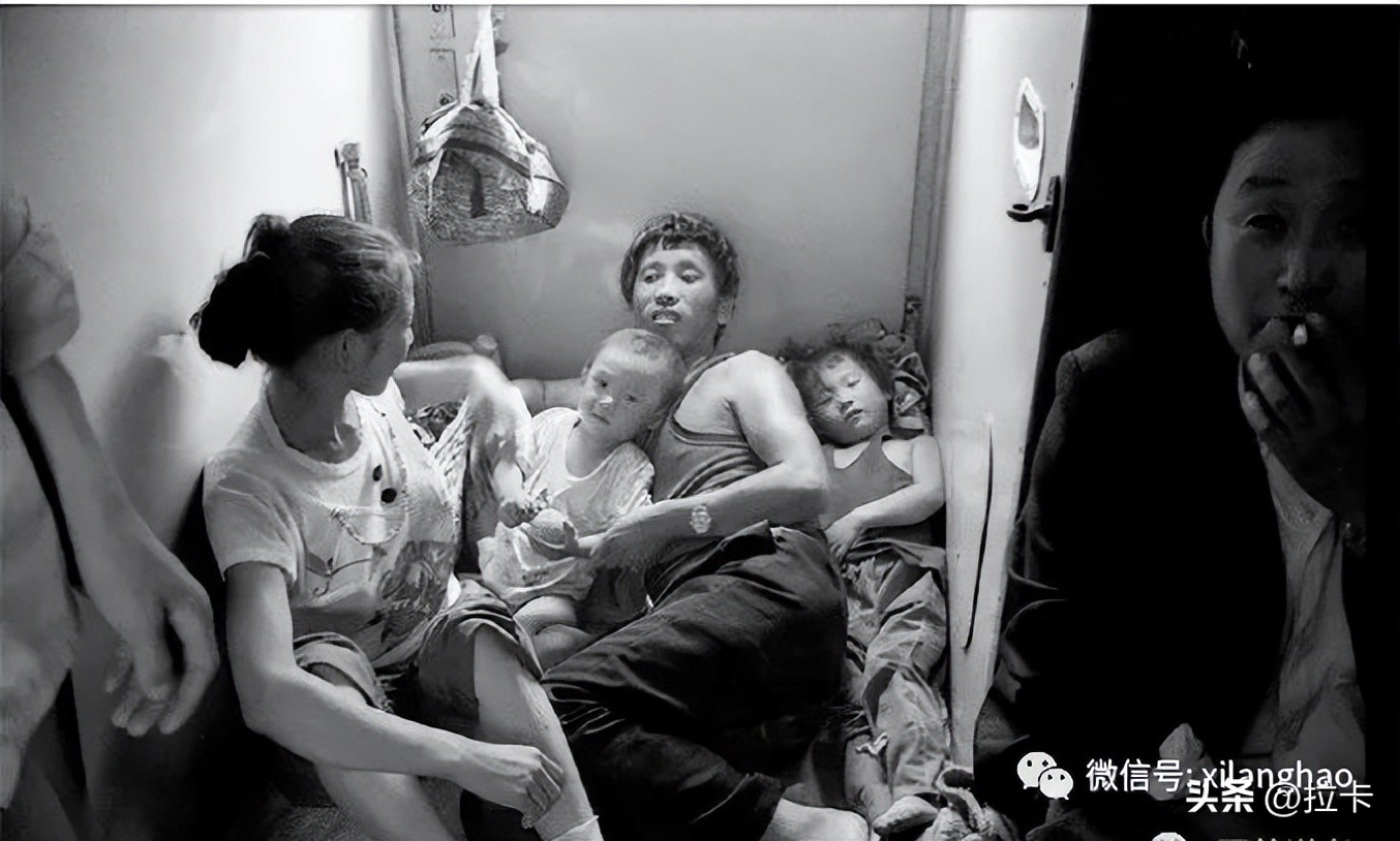 绿皮火车老照片,80年代绿皮火车里旧照片