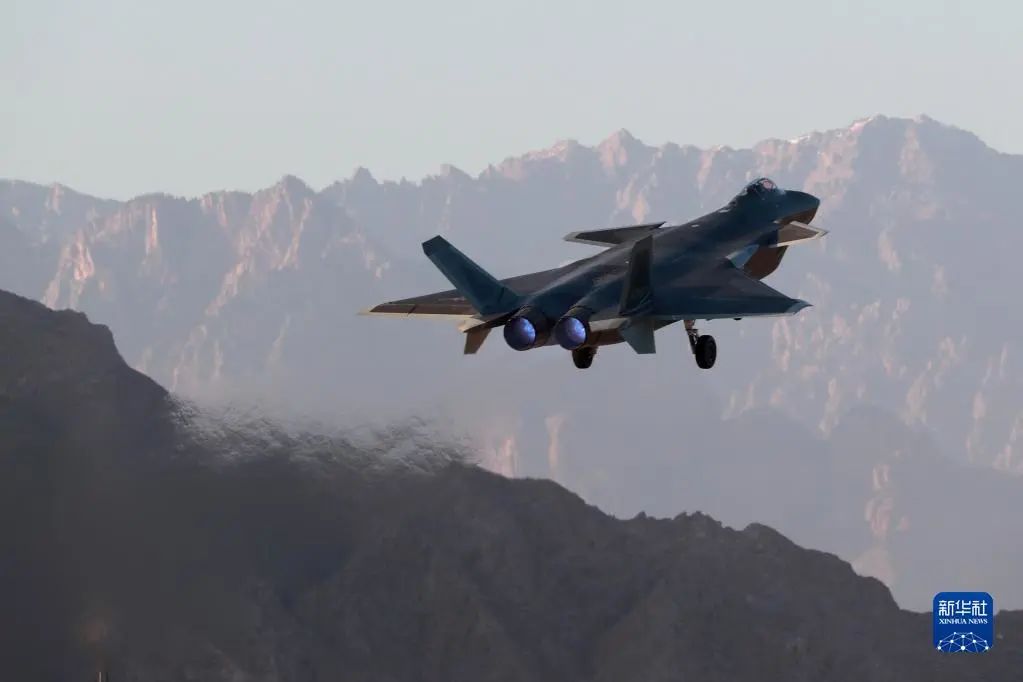 新时代改革强军的伟大实践——*党**中央和习主席领导指挥深化国防和*队军**改革综述