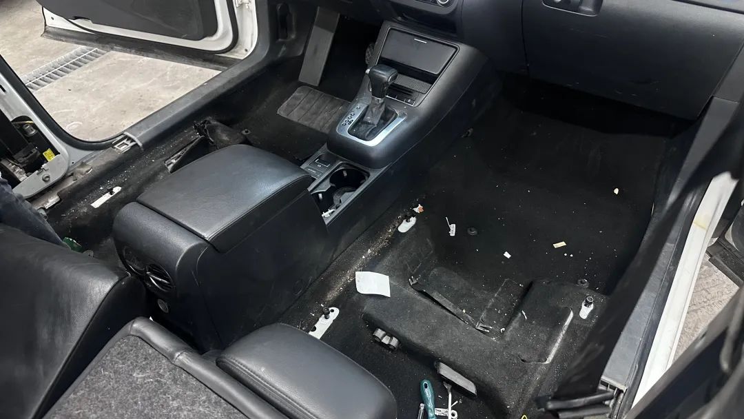 12年大众途观二手车翻新,大众途观外观塑料件翻新