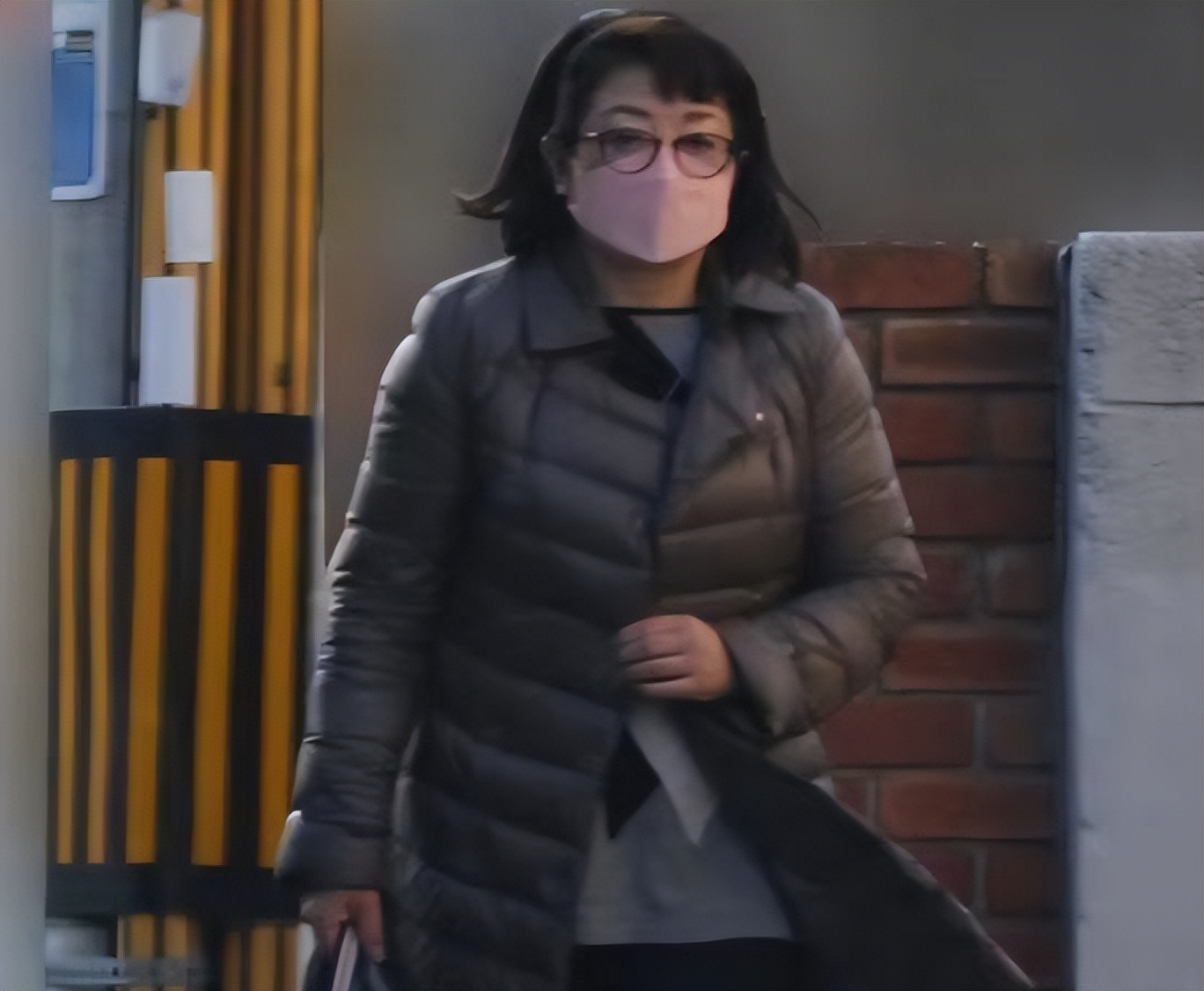 日本70年代女性山口百惠,山口百惠多少岁母亲去世的