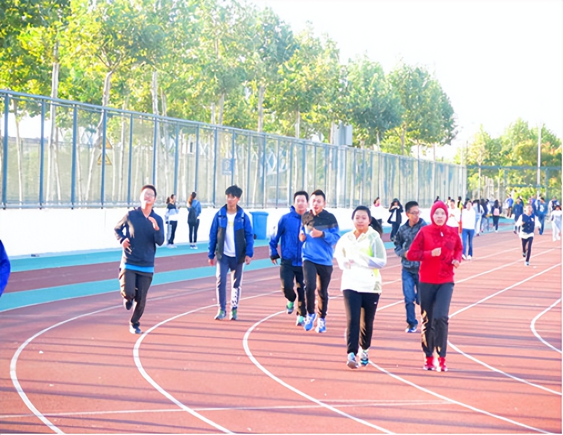 体育活动意外受伤谁负责,学校运动场意外受伤谁负责