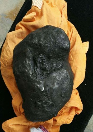 陨石坠落地点在哪里,寻找陨石坠落的地方