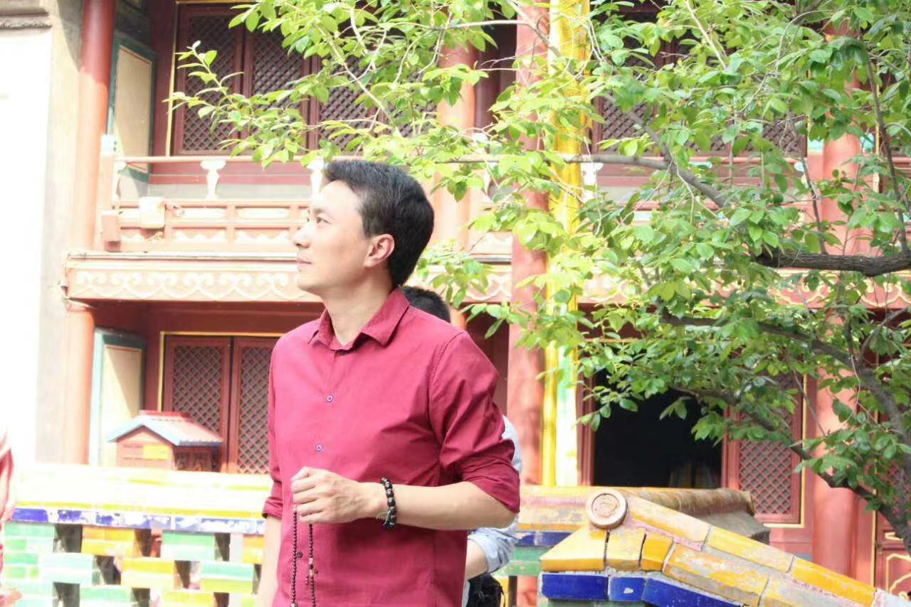 中华姓氏研究院院长冯志亮:修家谱编家史写传记,探究姓氏与民俗