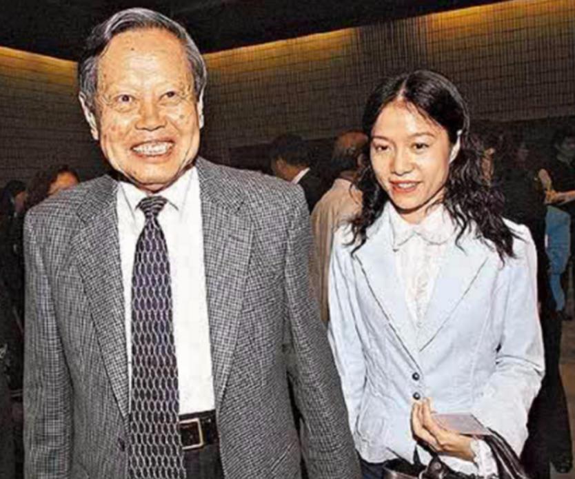 翁帆与杨振宁结婚生活状况怎样,杨振宁和翁帆结婚的当年现状