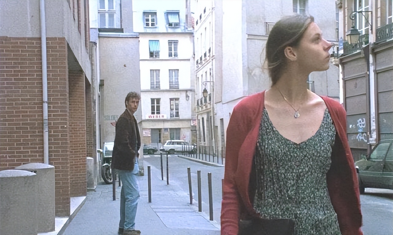 总感觉别人瞧不起自己是错觉吗,总觉得别人看不起你是什么原因