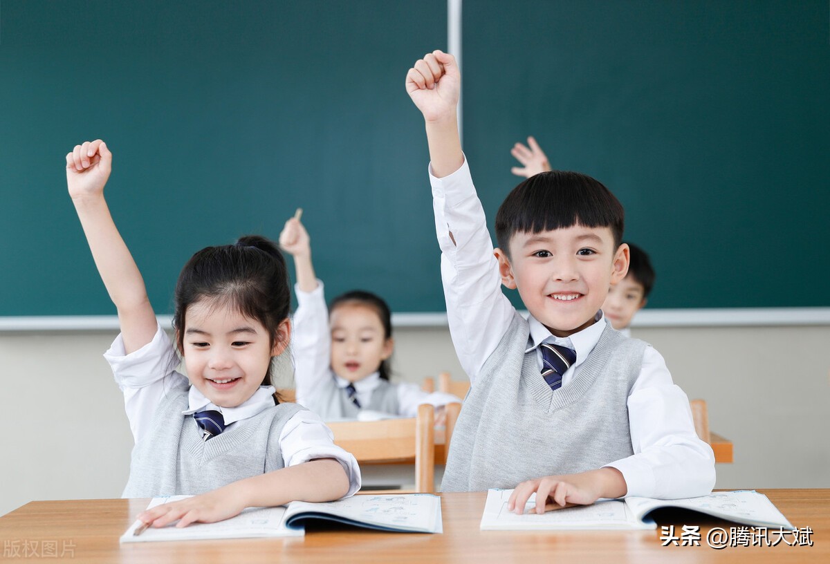 遵循孩子的成长规律的名人故事,陪伴孩子成长的名人故事简短