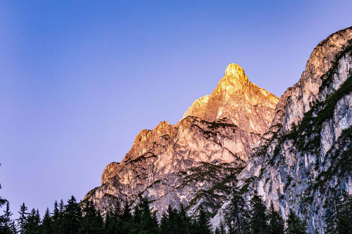 没有老伴的女人该怎样过好自己,人老了没有老伴的女人最怕什么