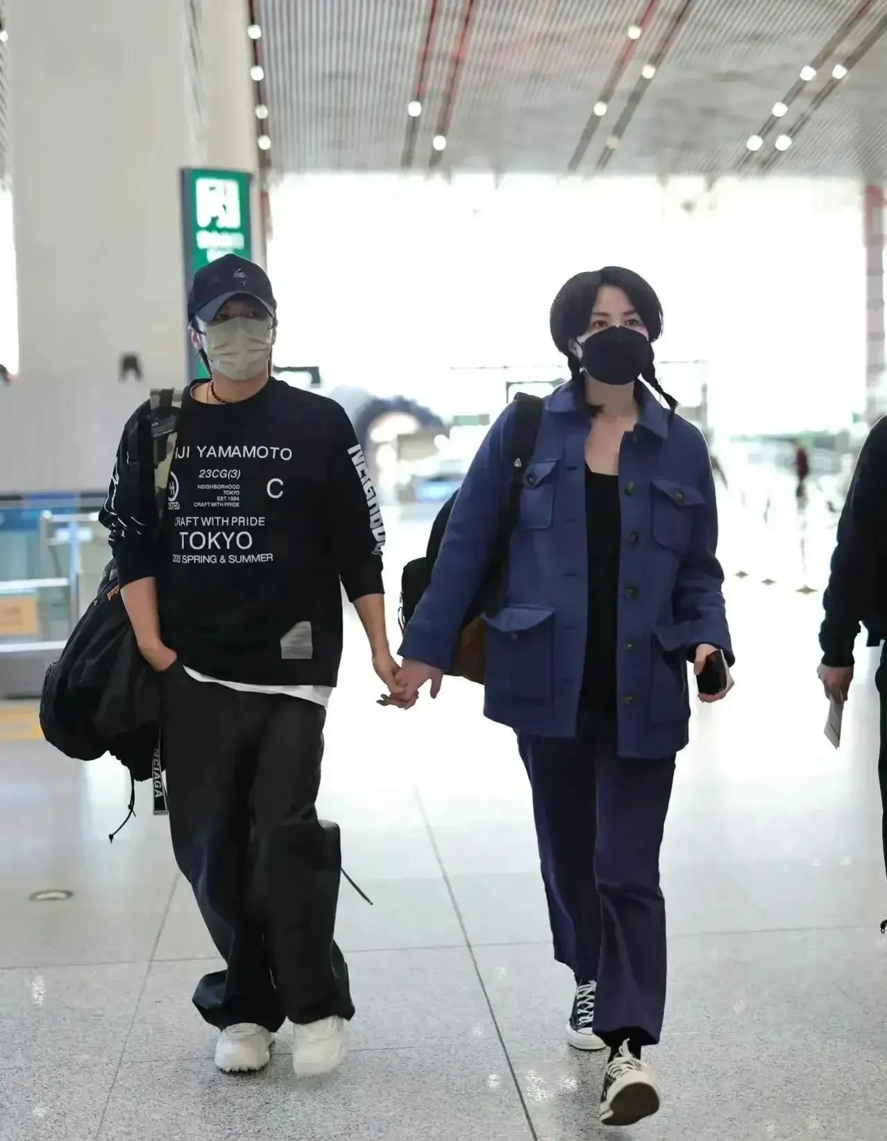 谢霆锋和王菲谁先牵手的,王菲谢霆锋牵手所有视频