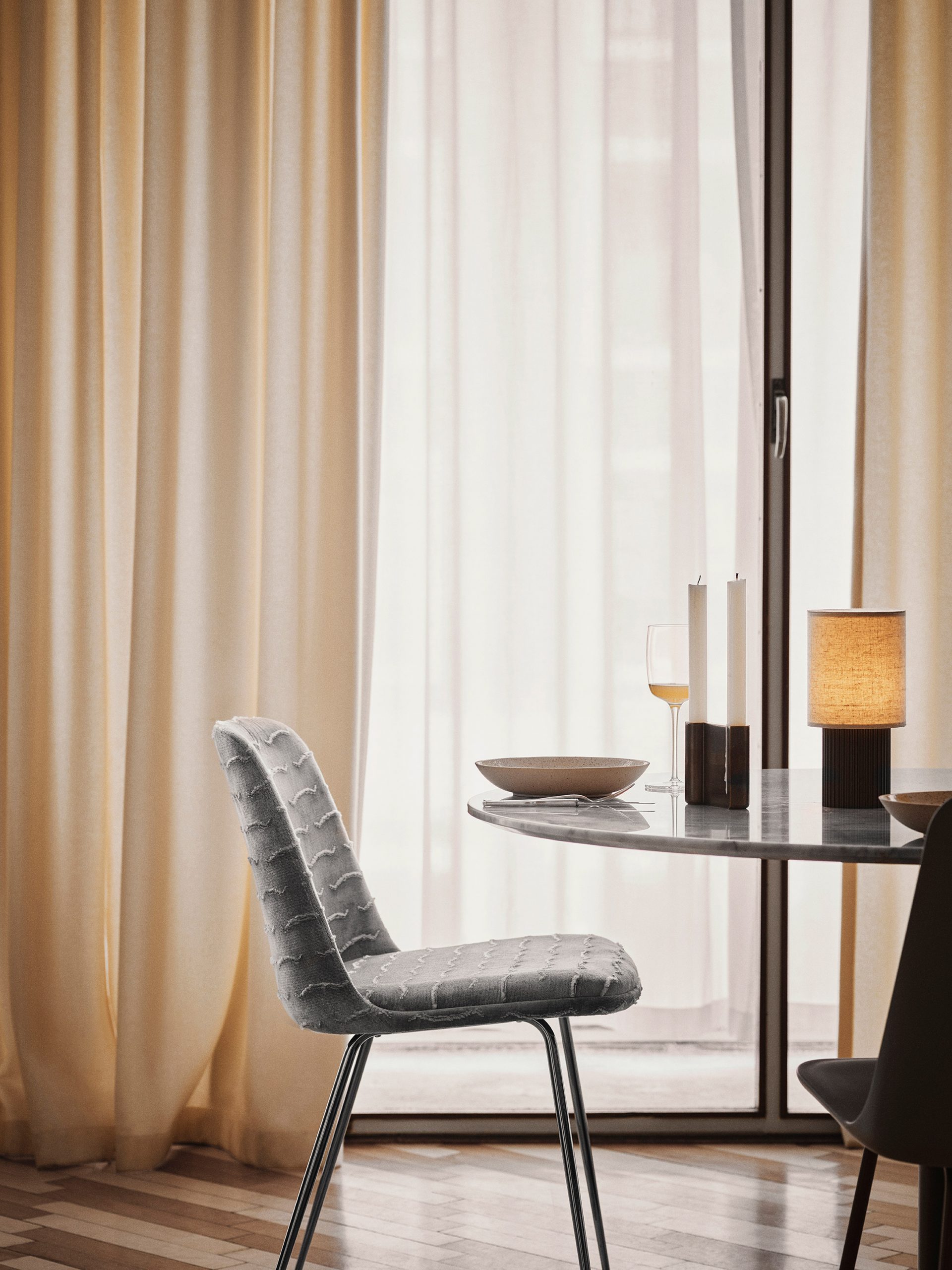 2021在时尚中创意，Dazeen陈列室12款椅子作品赏析