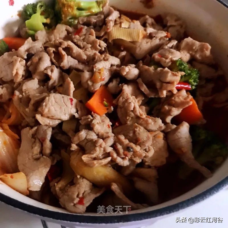 水煮肉片下饭神器视频,简单下饭的菜谱水煮肉片