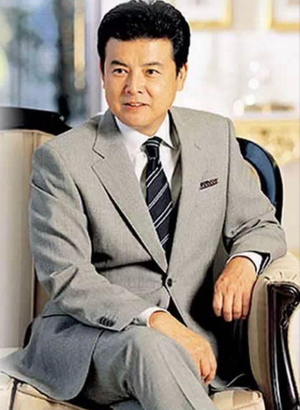 70岁三浦友和才是真男神,年轻帅气三浦友和穿红色t恤