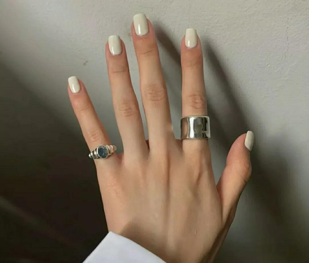 哑光美甲和亮面美甲,美甲教程和美甲技巧