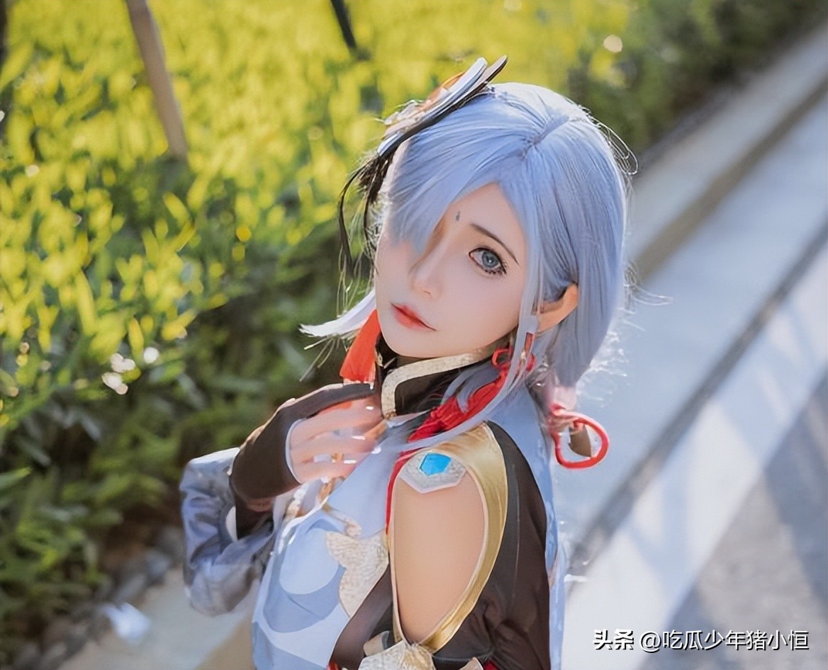 曾发预告自杀，如今转行卖煎饼，狗头萝莉一天收入1千3，净赚400