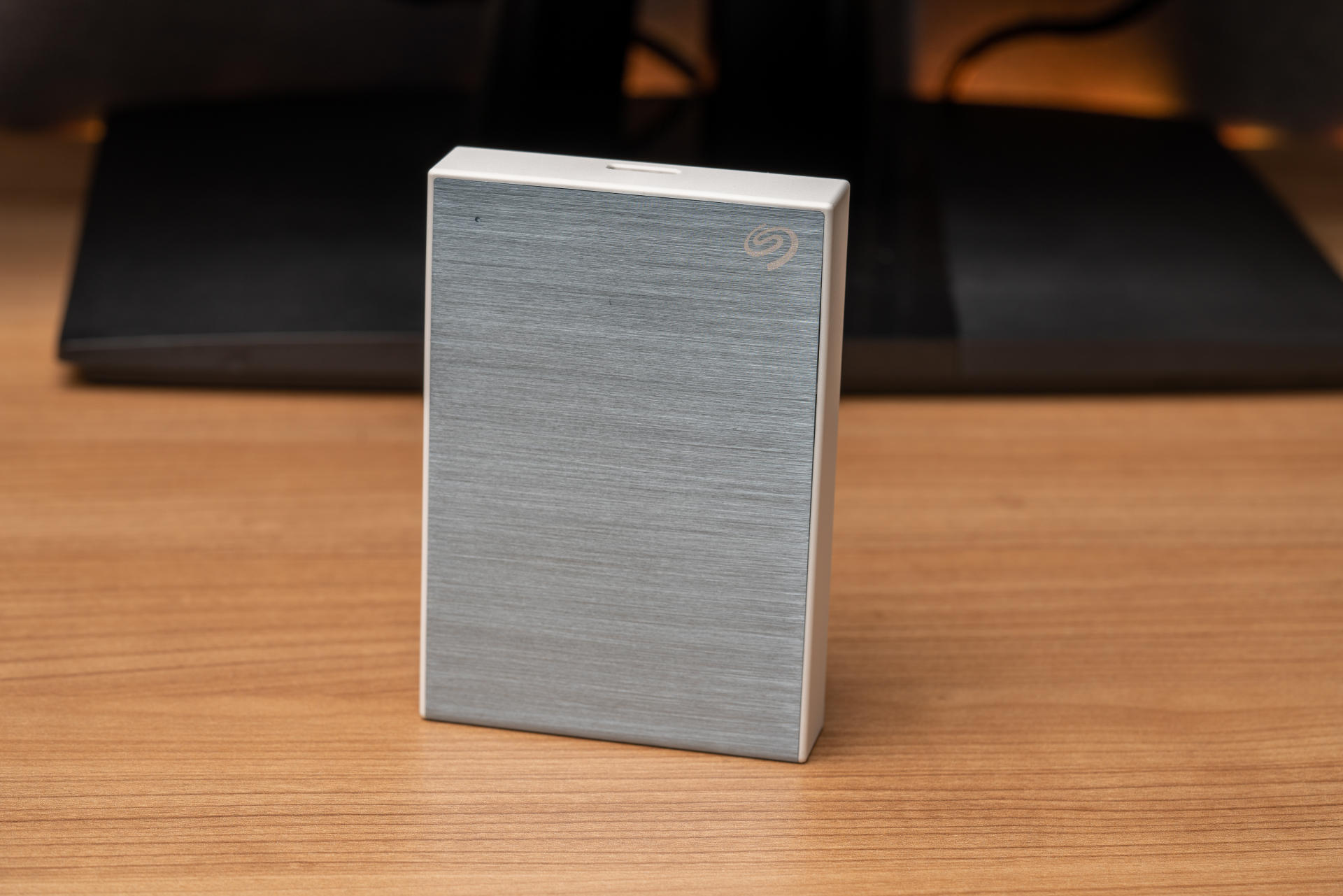 希捷3.5寸2tb移动硬盘拆解,希捷移动硬盘铭系列首次如何使用