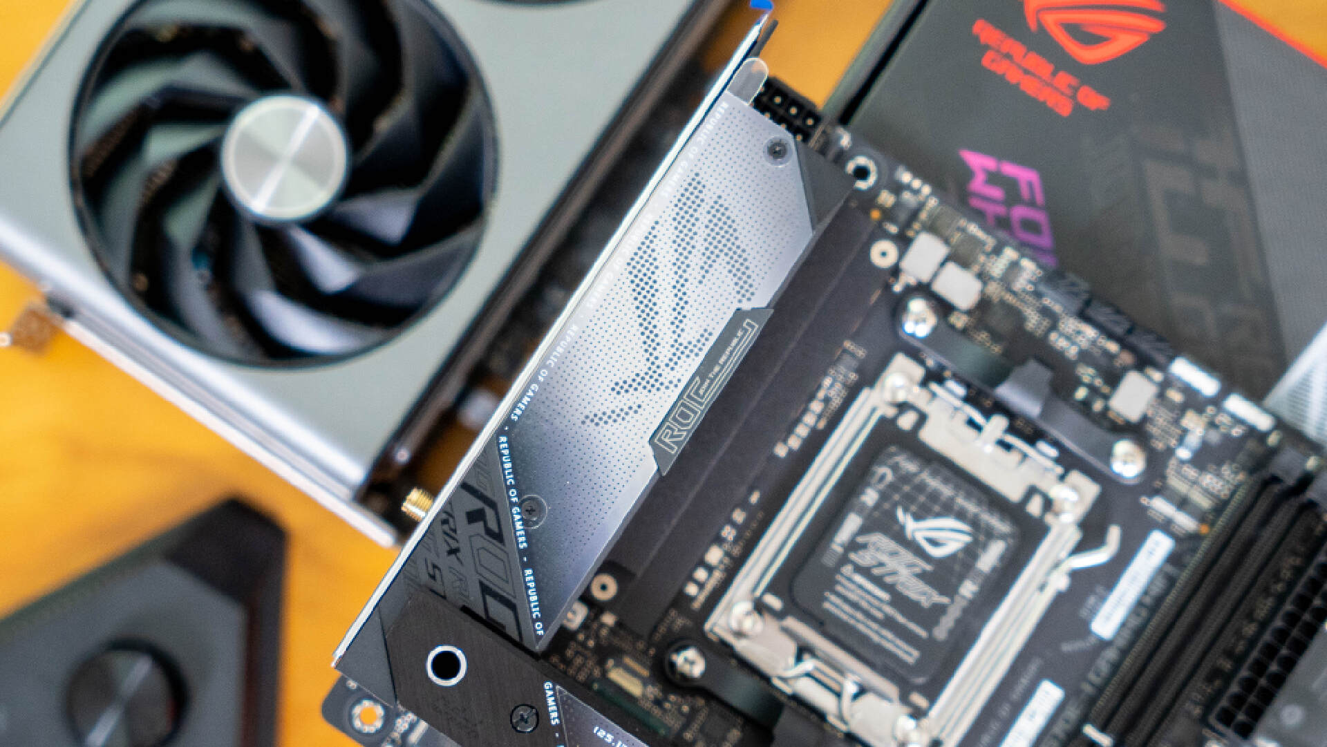 amd最新移动处理器锐龙7000,amd发布锐龙7000处理器价格