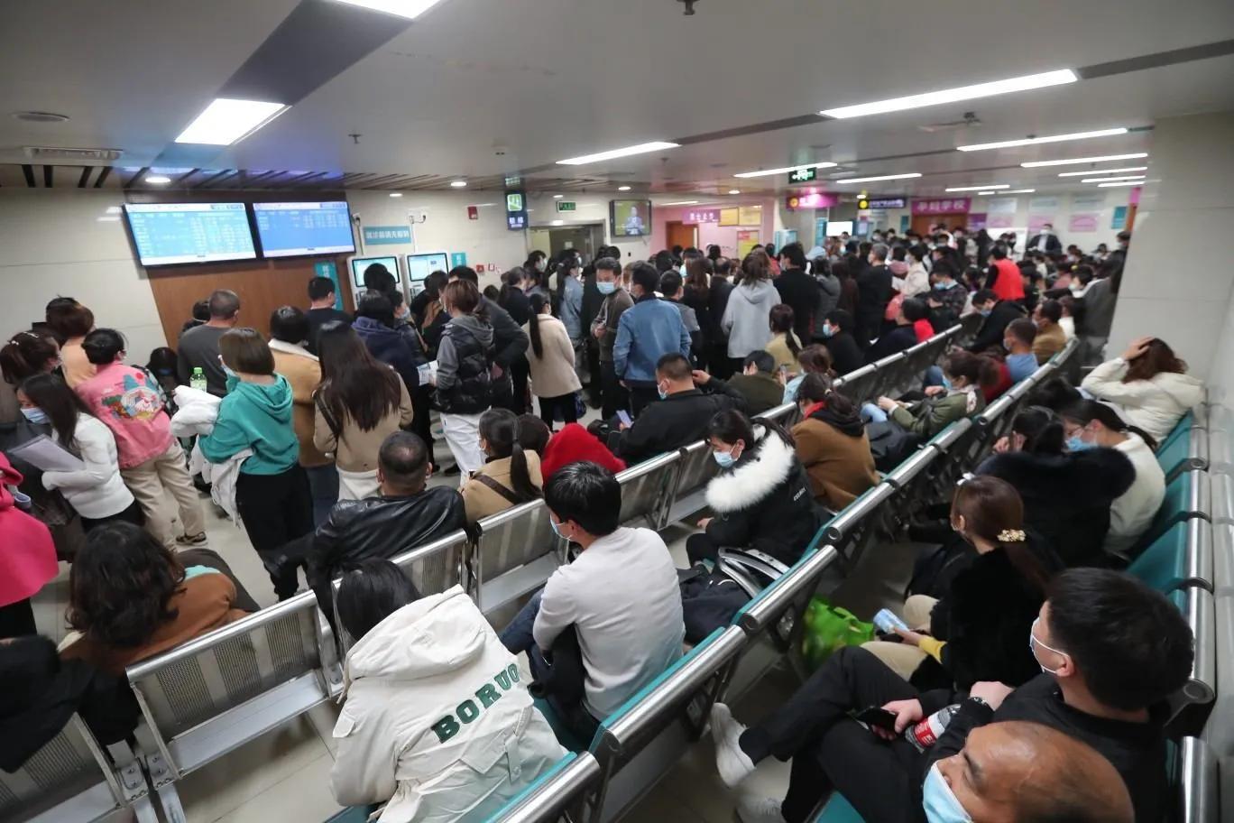 新诊断的大学生感染hiv的概率,患hiv的女生传染其他人