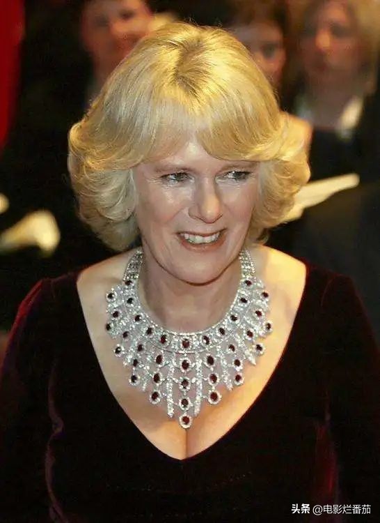 英国女王最有价值的珠宝,英女王去世她的王冠谁继承