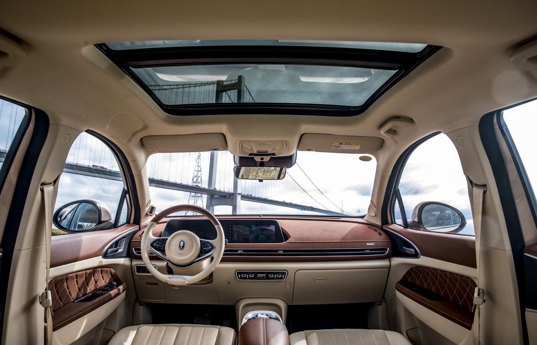 女生新手买车推荐车型10万以内,买车时如何挑选性价比最高的车型