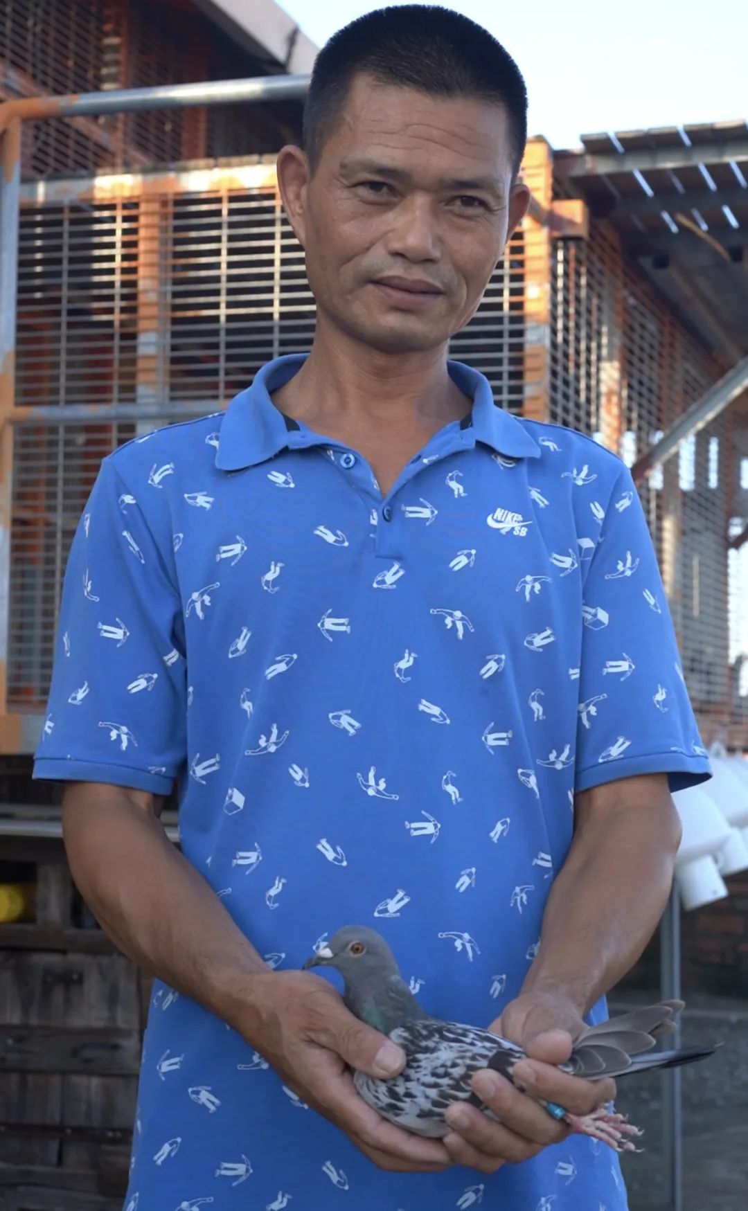 陋棚一样可以飞出“飞龙荣耀杯”13760羽总冠军，王志杭夺得亚军