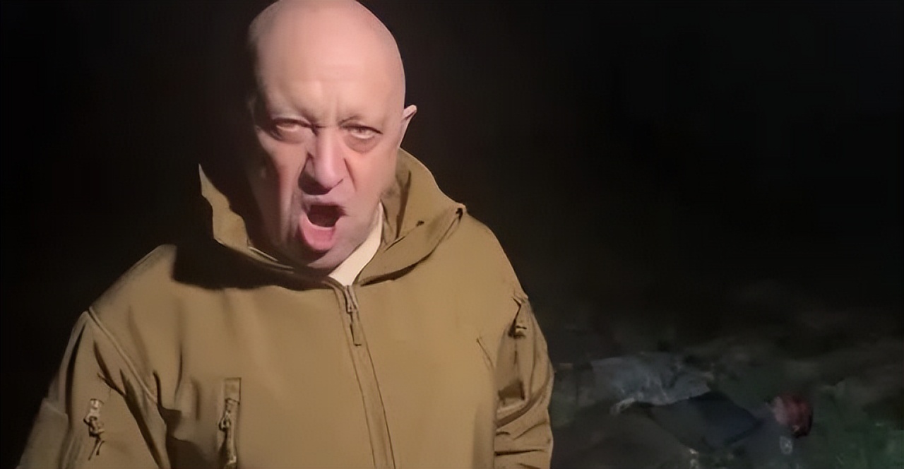 场内官员斗殴，场外军方内斗，俄罗斯到底怎么了？