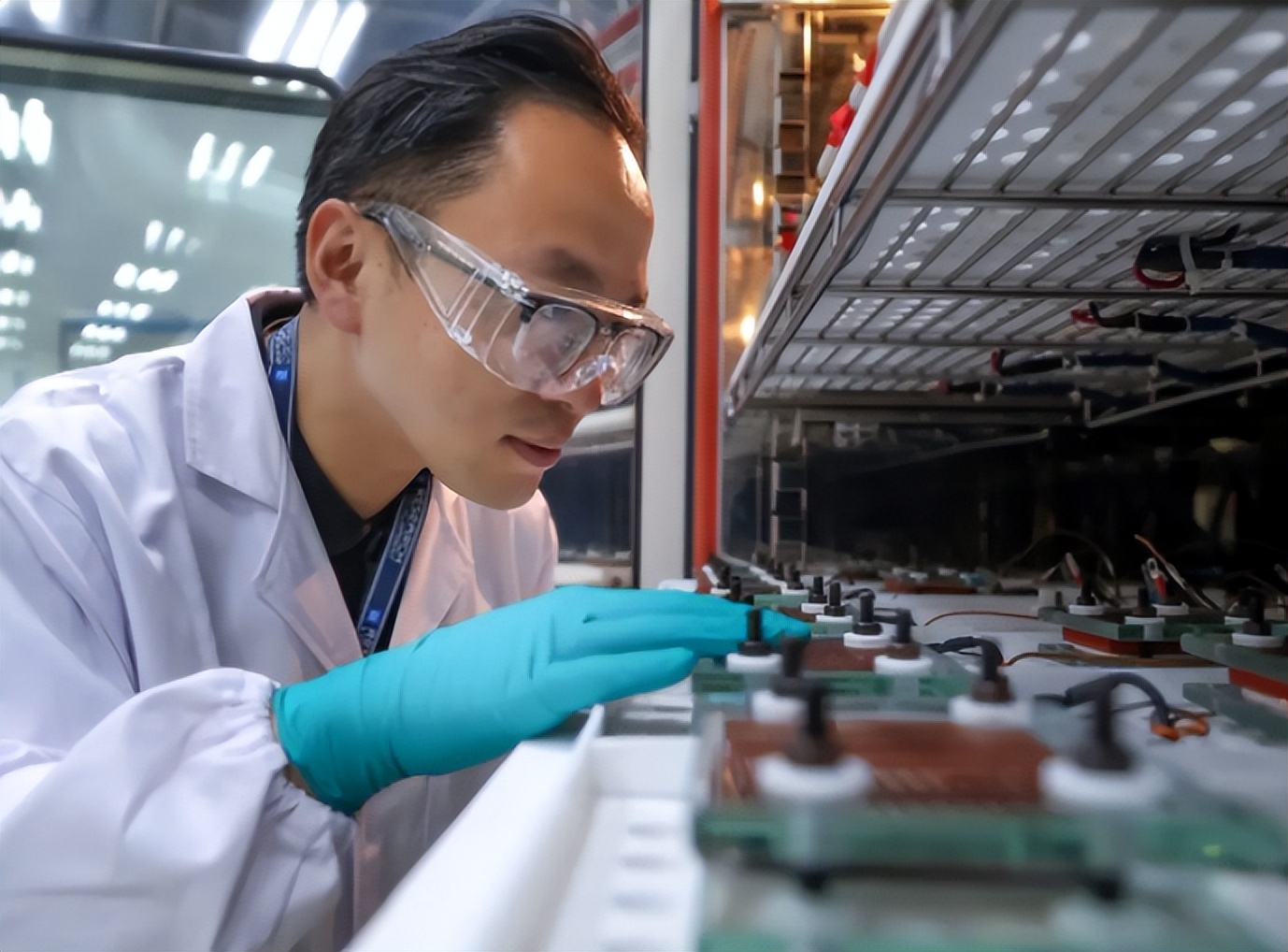 euv光刻机对中国芯片有什么影响,美光称绕过euv光刻技术是真的吗