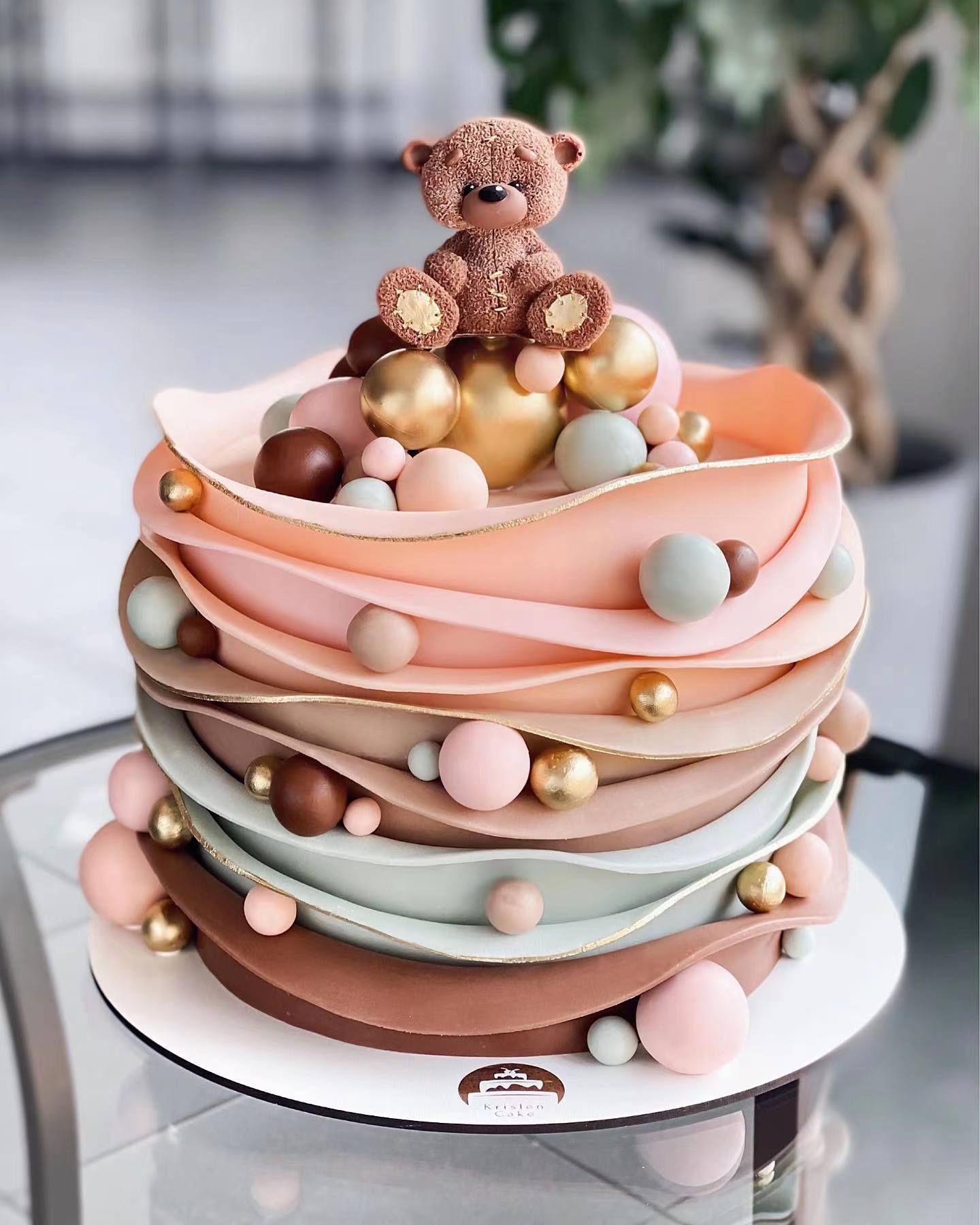 今天给大家做一款好看的蛋糕造型,美味又高颜值的蛋糕造型充满创意