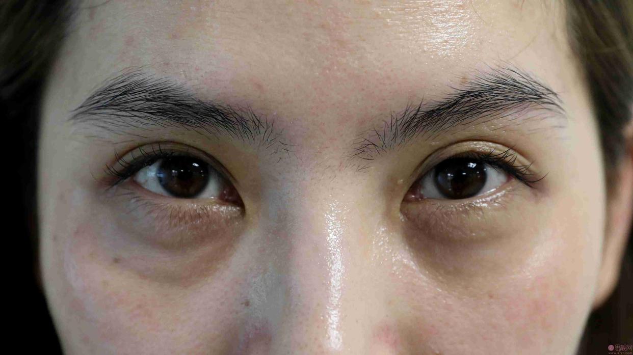 30+的女人用什么眼霜,抹眼霜都拯救不了眼纹