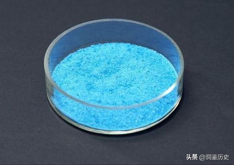 1987年，一女孩误食蓝色粉末后内出血死亡，下葬时却遭2000人抗议