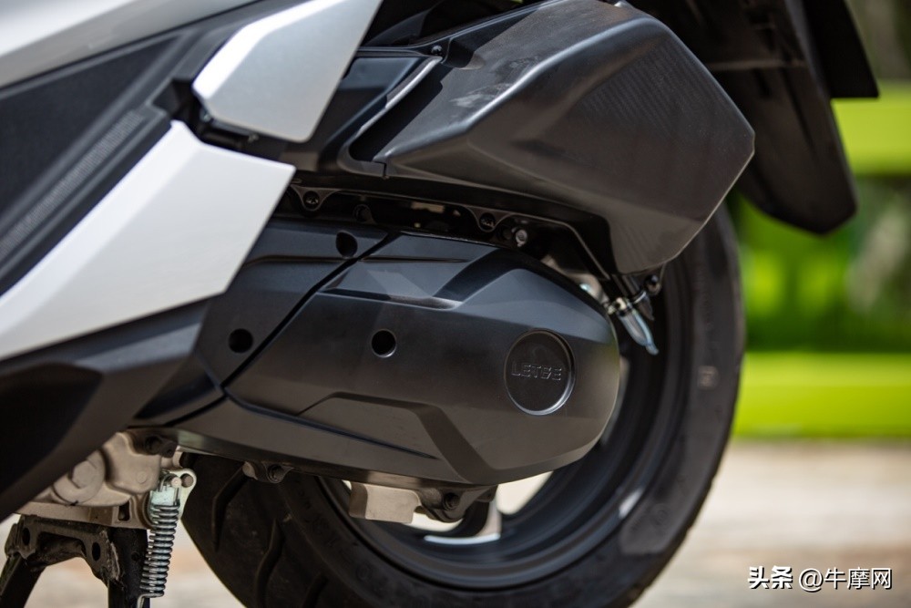 试驾豪爵150踏板,质量好的国产150跨骑推荐